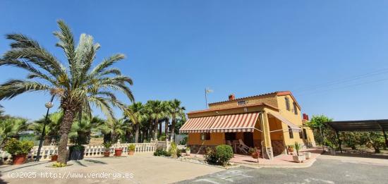 Bonito Chalet en venta  en La Algoda - Matola - ALICANTE