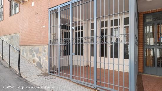 LOCAL COMERCIAL VIATOR 146,98 M2 ÚTILES - ALMERIA