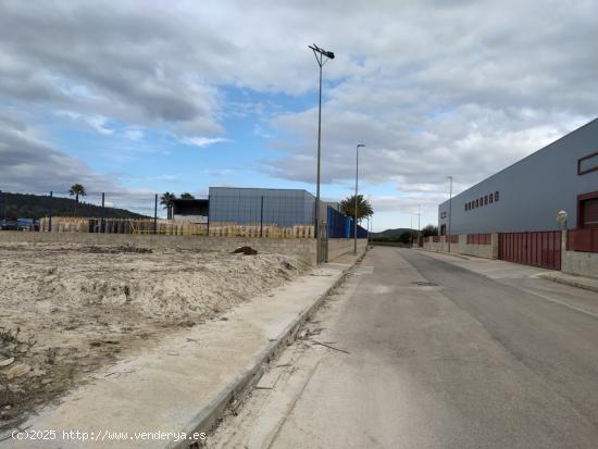 SOLAR INDUSTRIAL EN POLÍGONO DE LLANERA DE RANES - VALENCIA