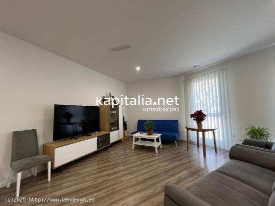 Estupendo piso a la venta en Ontinyent , zona Llombo . - VALENCIA