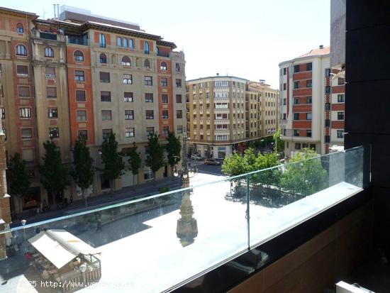  GEA inmobiliaria VENDE Piso de 3 Habitaciones NUEVO en Pza. VÍNCULO - NAVARRA 