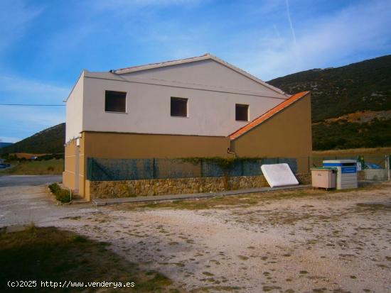 CASA CON NEGOCIO DE HOSTELERÍA - NAVARRA