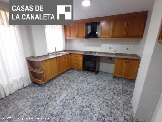  EXCELENTE VIVIENDA CON PLAZA DE GARAJE, MEJOR VERLA! - VALENCIA 