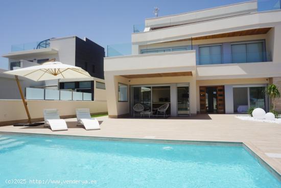 ESPECTACULAR VILLA DE LUJO EN CAMPOAMOR - ALICANTE