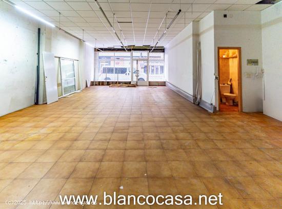 Amplio Local Comercial en Alquiler en C/ Rio Anllóns de Carballo (A Coruña) - A CORUÑA