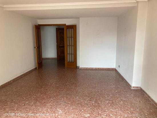 VENTA DE PISO CENTRICO EN ALMUSSAFES - VALENCIA