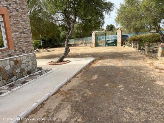 CASA CON TERRENO RÚSTICO MUY CERCANA A VEJER DE LA FRONTERA - CADIZ