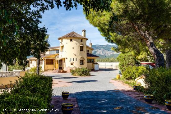  VIVE EN TU PRÓXIMO PALACETE EN PLENA NATURALEZA JUNTO A CASTALLA - ALICANTE 