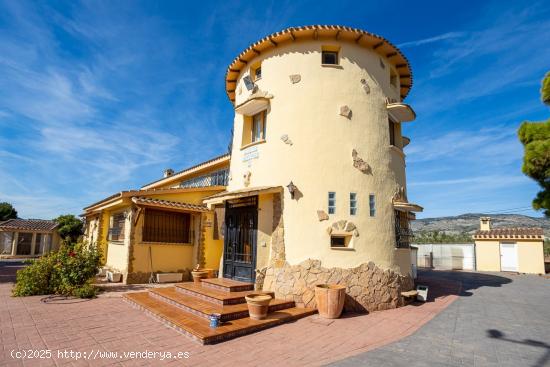 VIVE EN TU PRÓXIMO PALACETE EN PLENA NATURALEZA JUNTO A CASTALLA - ALICANTE