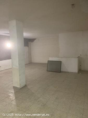 Urbis te ofrece un local comercial en venta en zona San Bernardo, Salamanca. - SALAMANCA