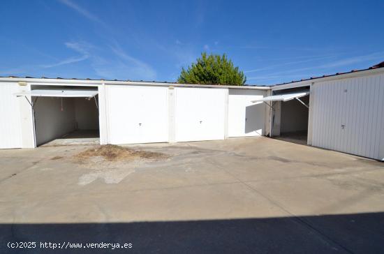 Urbis te ofrece una plaza de garaje cerrada en venta, Zarapicos, Pueblo, Salamanca. - SALAMANCA