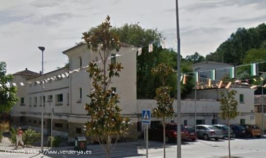 Urbis te ofrece Edificio en Baños de Montemayor (Cáceres) - CACERES