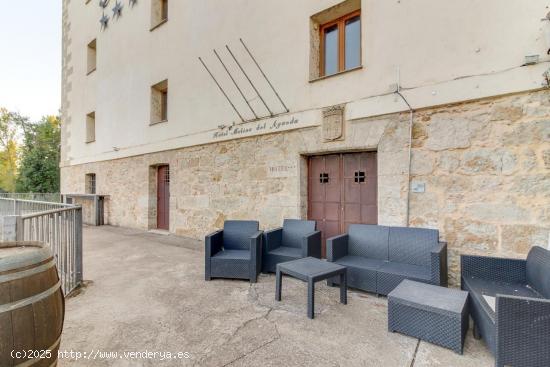 Urbis te ofrece un edificio, en venta en la Moretona, Ciudad Rodrigo, Salamanca. - SALAMANCA