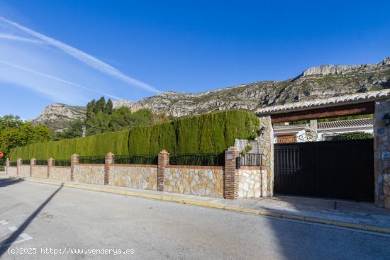 Típica casa de estilo español con todas las comodidades. Intimidad - VALENCIA