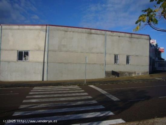 NAVE EN OLIVENZA - BADAJOZ