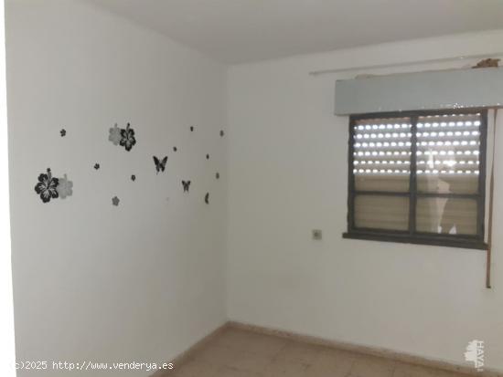 Piso en venta en Calle Juan Carlos I, Bajo, 06892, Trujillanos - BADAJOZ