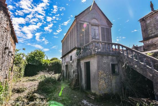 Casa de piedra para rehabilitar, con finca con hórreo - A CORUÑA