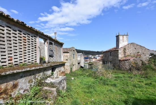 Casa de piedra a reformar en el núcleo de Vilarodís-Arteixo - A CORUÑA