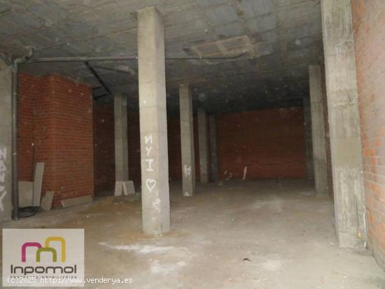 LOCAL EN BRUTO, SUPERFICIE 185m2 - BADAJOZ