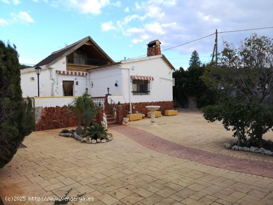  Se vende precioso chalet en Fortuna - MURCIA 