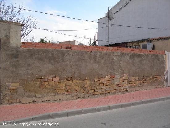 TERRENO CON EDIFICACIÓN EN ZENETA (no consolidado) - MURCIA