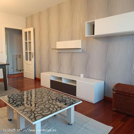 SE ALQUILA BONITO APARTAMENTO EN MADANELA - LUGO