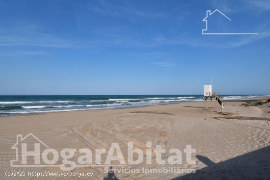 ¡FRENTE AL MAR! EXTERIOR EN RESIDENCIAL CON GARAJE, PISCINA, JARDÍN Y TRASTERO - VALENCIA