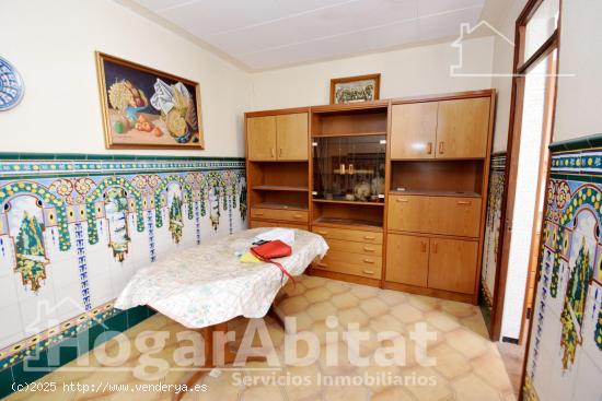 ¡EXCELENTE OPORTUNIDAD! CASA PARA REFORMAR CON GARAJE Y TRASTERO, EXCELENTE UBICACIÓN - CASTELLON