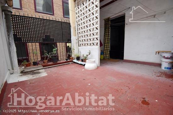 AMPLIA CASA CON TERRAZA JUNTO AV. CEDRE - CASTELLON