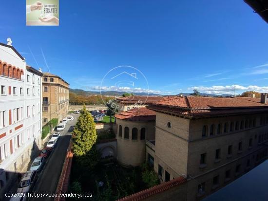  Buen piso en el Casco Viejo, zona AQUAVOX Y PLAZA DE TOROS - NAVARRA 