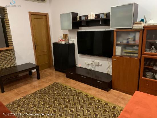 🏡 ¡ACOGEDOR PISO INTERIOR JUNTO A LA ALAMEDA APODACA! 🌳 - CADIZ