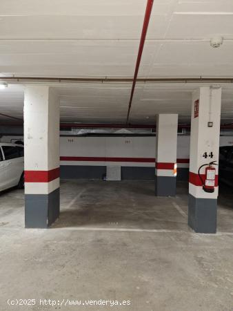 Plaza parking en complejo Mundet. - BARCELONA