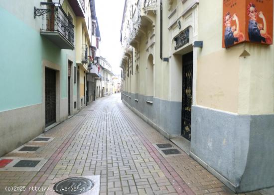 ¡INCREÍBLE OPORTUNIDAD DE ALQUILER EN UNA ZONA SINGULAR DEL CASCO ANTIGUO DE PONFERRADA! - LEON