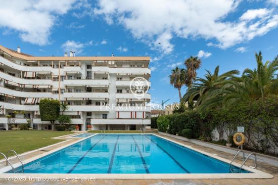 Piso con piscina comunitaria a la venta en el centro de Sitges - BARCELONA