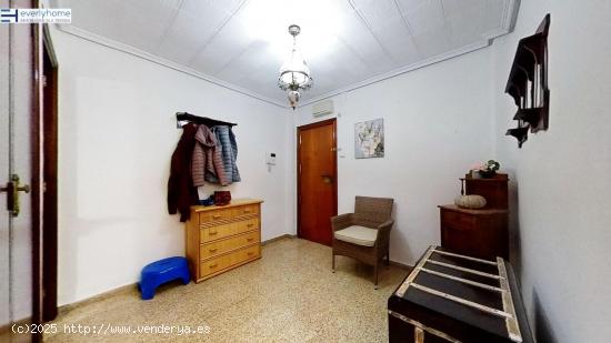 VIVIENDA DE ALQUILER PARA ESTUDIANTES EN AYORA - VALENCIA