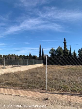  INMOHOUSE VENDE TERRENO URBANO EN URBANIZACION PRIVADA A 2 MINUTOS DE ALBACETE - ALBACETE 