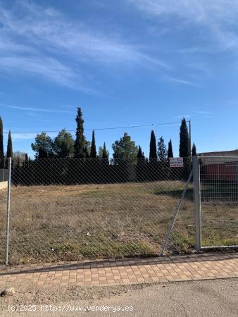 INMOHOUSE VENDE TERRENO URBANO EN URBANIZACION PRIVADA A 2 MINUTOS DE ALBACETE - ALBACETE