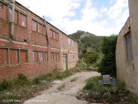  NAVE ADOSADA A LA VENTA EN VANDELLÓS - TARRAGONA 