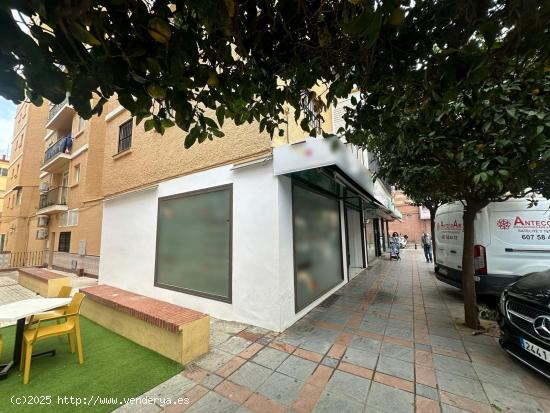 LOCAL EN ALQUILER EN EL CENTRO DE FUENGIROLA - ESCAPARATE A CALLE -  155 M2 - MALAGA