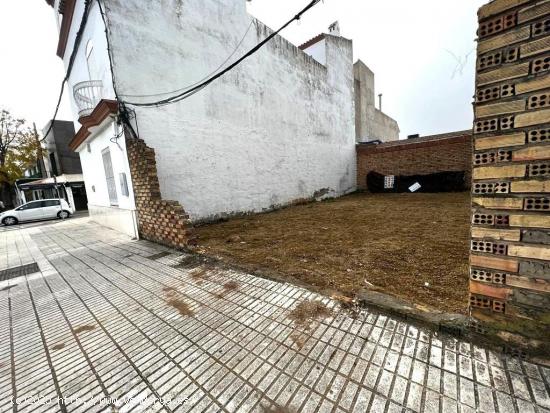 SOLAR EN LA LOCALIDAD DE GUILLENA, SEVILLA. - SEVILLA