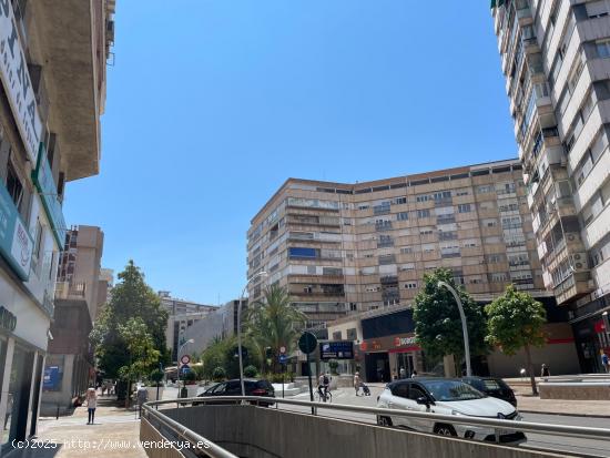 ¡MARAVILLOSO PISO! en el centro de Murcia. En Avenida Primo de Rivera. - MURCIA