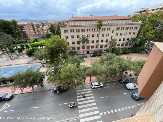 ESPECTACULAR Piso en Centro de Murcia - MURCIA