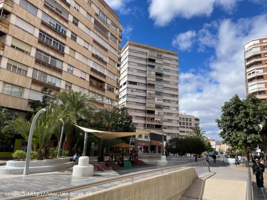 ESTUPENDO Piso en Avenida de la Libertad. Junto Corte Ingles - MURCIA