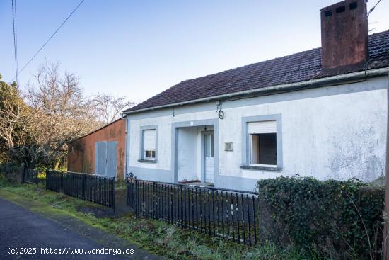 Casa soleada para reformar en A Baña - A CORUÑA