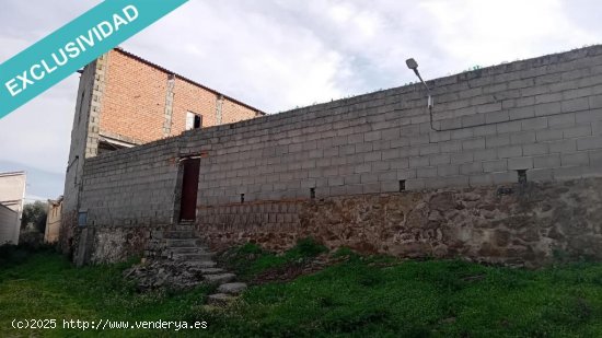 Excepcional Solar Urbano en Lagartera: 1.997 m² con Todos los Servicios