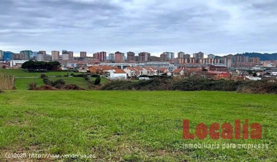 Amplios terrenos cerca del centro de Santander.