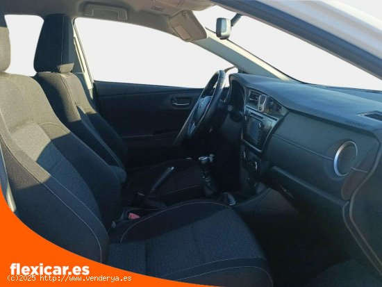 Toyota Auris 130 Active - Girona