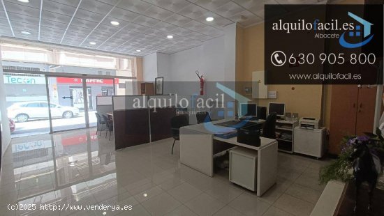 SE ALQUILA LOCAL EN C/ EJERCITO DE 190 METROS POR. 1200€