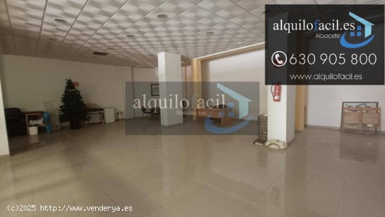 SE ALQUILA LOCAL EN C/ EJERCITO DE 190 METROS POR. 1200€