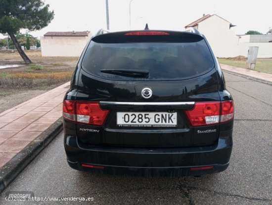 Ssangyong Kyron Premium 2.7D Auto de 2009 con 225.000 Km por 8.000 EUR. en Madrid